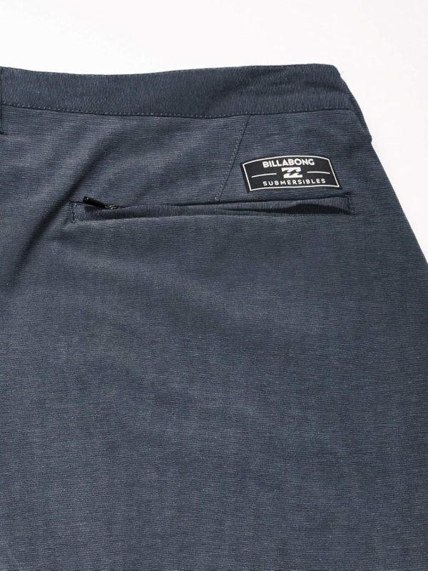 Billabong Men's Classic Submersible Hybrid Short, Made with Quick-Drying Material for Wear in Both Land & Water Navy-3